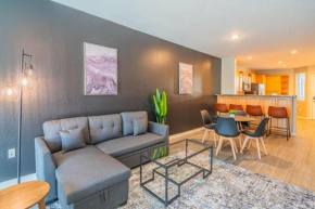Extensive 2BD - ASU - Sloan Pk - WD - Parking - Sleeps 8